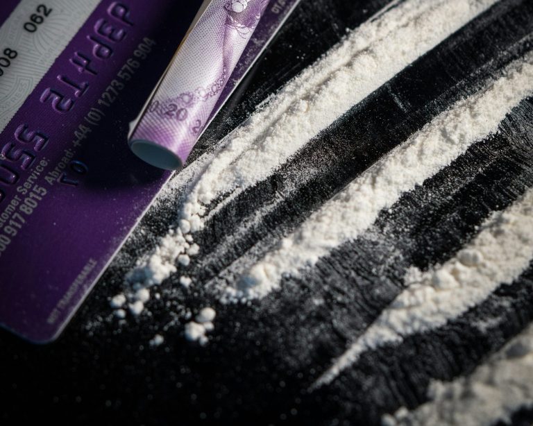 Ροζ κοκαΐνη: Όσα ξέρουμε για το ναρκωτικό που βρέθηκε στον οργανισμό του Λίαμ Πέιν