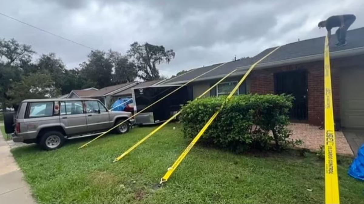 Τυφώνας Milton: Εδεσε το σπίτι του με ιμάντες για να το σώσει