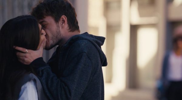 «Ταμπού»: Έρευνες, ψέματα και φιλιά