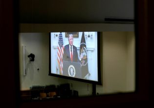 ΗΠΑ: Εκστρατεία ρατσιστικών SMS με στόχο Αφροαμερικανούς – «Επιλεχθήκατε να γίνετε σκλάβος στη φυτεία Άμπινγκτον»