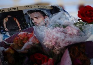 Λίαμ Πέιν: Το τελευταίο αντίο στον τραγουδιστή – Συγκινεί το στεφάνι που έστειλε ο γιος του