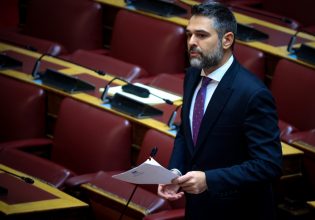 ΣΥΡΙΖΑ: Παραιτήθηκε ο Γιάννης Σαρακιώτης από κοινοβουλευτικός εκπρόσωπος