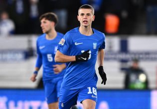 Ο Μουζακίτης έγινε ο νεότερος παίκτης σε επίσημο ματς της Εθνικής: «Είναι από τις ωραιότερες στιγμές ζωής μου» (vids)