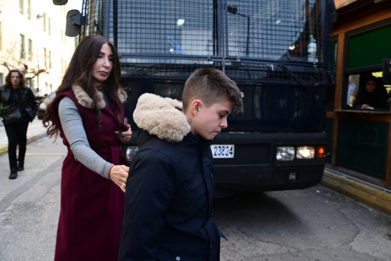 «Δεν με κατηγορούν οι Αρχές, με κατηγορούν όλοι οι άλλοι» – Τι απαντά η Ειρήνη Μουρτζούκου στη μητέρα της