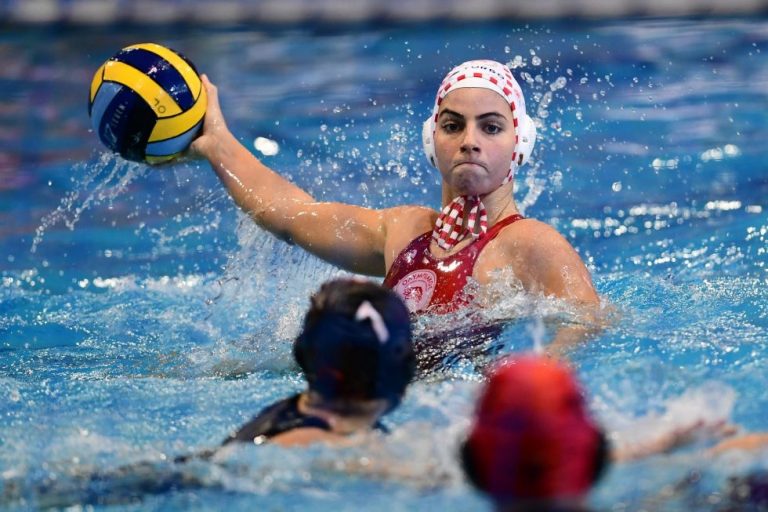 Ολυμπιακός – Ρόμα 10-3: Ασταμάτητες οι «ερυθρόλευκες», έκαναν το 3/3 (vids)