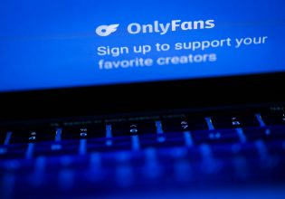 Πίσω από την άνθηση του OnlyFans: Βιασμοί, κακοποίηση και trafficking