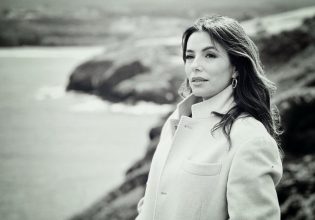 Εύα Λονγκόρια: Αν ο Τραμπ τηρήσει τις υποσχέσεις του, οι ΗΠΑ θα είναι ένα τρομακτικό μέρος