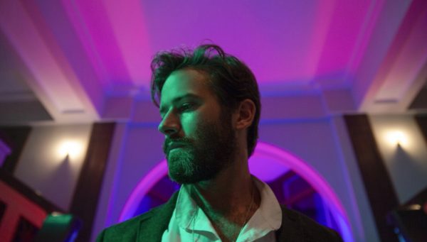 Άρμι Χάμερ: Επιστρέφει στη μεγάλη οθόνη μετά τις κατηγορίες για σεξουαλική επίθεση και κανιβαλισμό