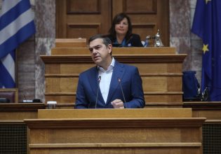 Αποχώρησε η εισαγγελέας Γεωργία Αδειλίνη από την ομιλία Τσίπρα στη Βουλή