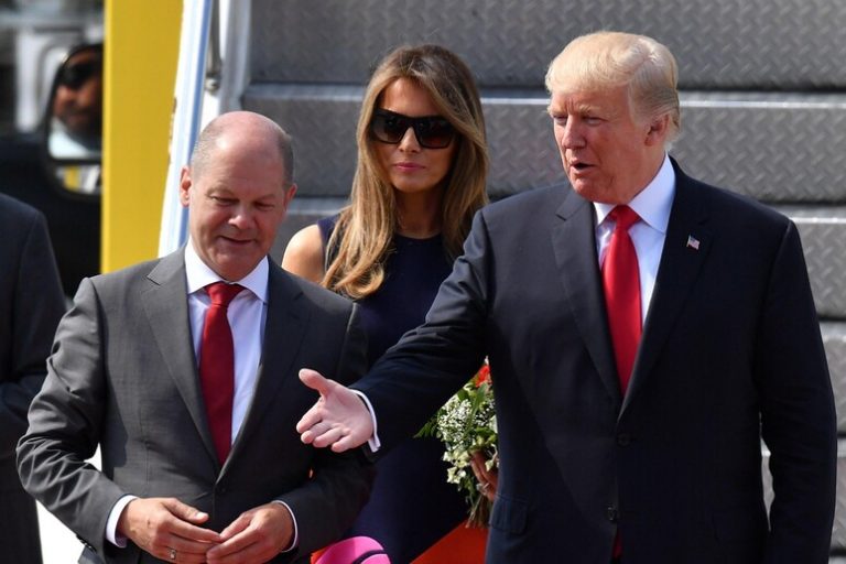 Σολτς – Τραμπ: «Ετοιμοι να συνεργαστούν για την επιστροφή της ειρήνης στην Ευρώπη»