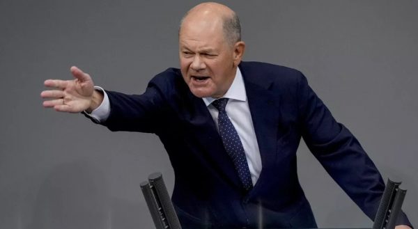 Έκκληση Σολτς για έγκριση «σημαντικών νομοσχεδίων» πριν τη διάλυση της Bundestag