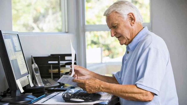 Βγαίνουν πρόωρα στη σύνταξη για να εργαστούν