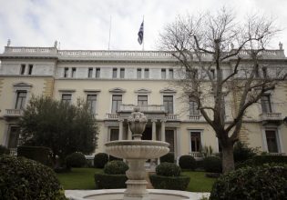Καρτ ποστάλ απ’ τη Λαπωνία, αδιάφορη για την προεδρολογία η κοινωνία