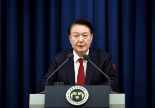 Νότια Κορέα: Απαγόρευση εξόδου για τον πρόεδρο Γιουν μετά την απόπειρα να επιβάλει στρατιωτικό νόμο