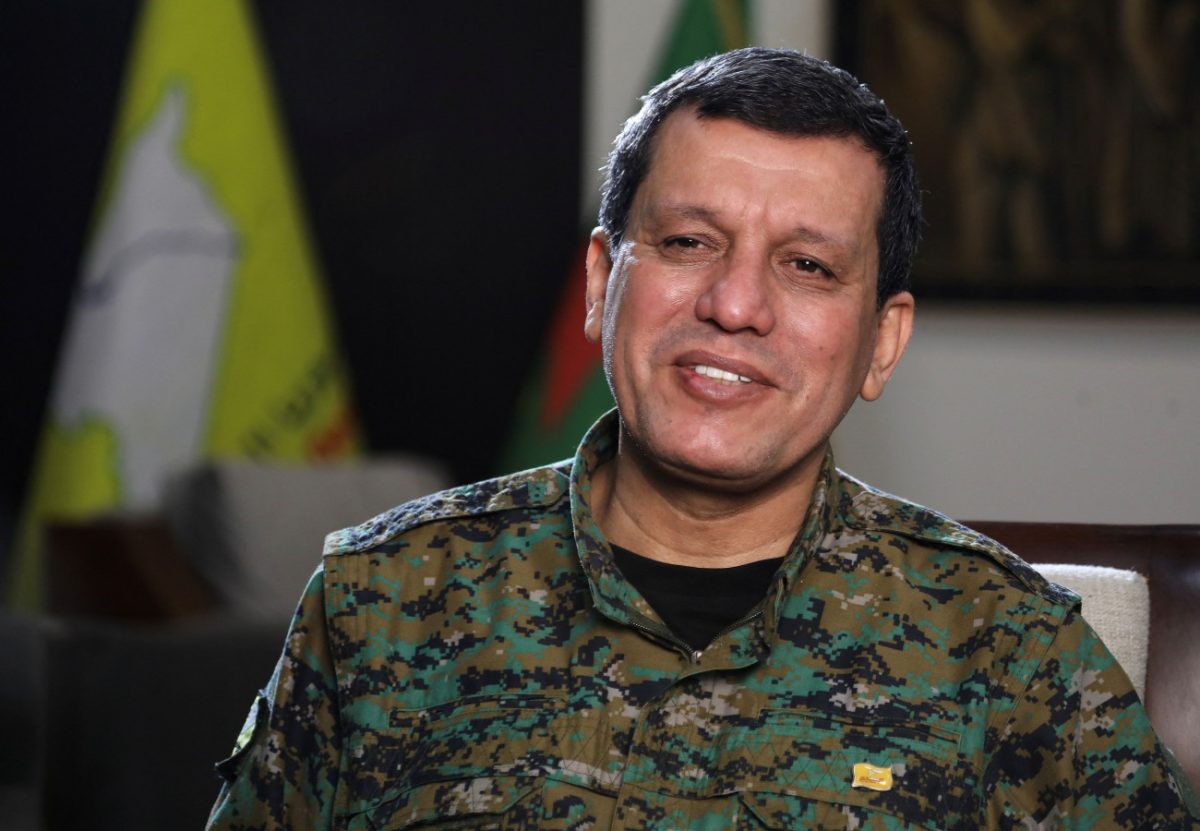 Ο Μαζλούμ Άμπντι, ηγέτης των υπό κουρδική ηγεσία Συριακών Δημοκρατικών Δυνάμεων (SDF).