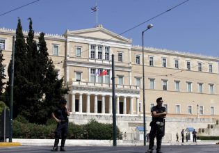 Την Πέμπτη το Αυτόφωρο για τον δεύτερο αστυνομικό της Βουλής