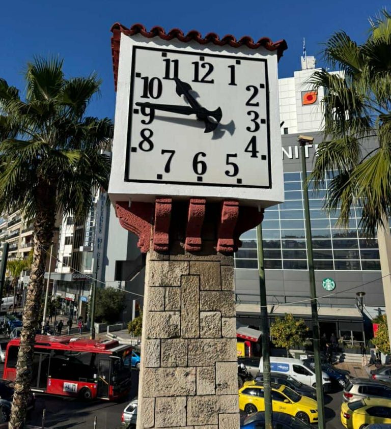 Εργασίες συντήρησης στο Ρολόι στο Πασαλιμάνι