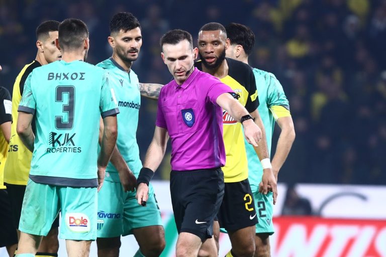 Λεβαδειακός: «Όλη η Ελλάδα είδε τι συνέβη στην ισοφάριση της ΑΕΚ, ο διαιτητής ήθελε να κάνουμε Χριστούγεννα στο… γήπεδο»