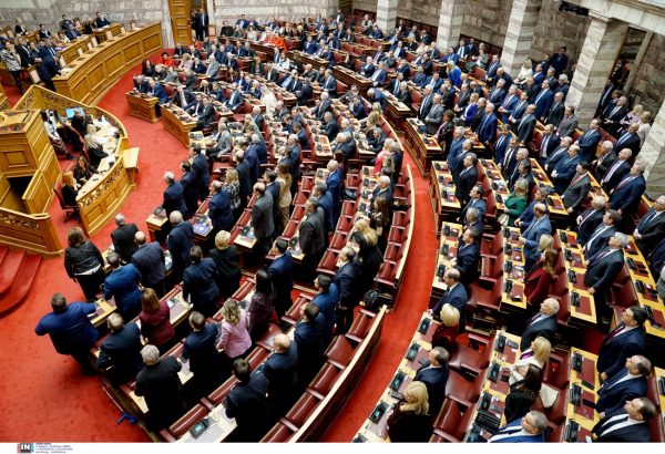 Προϋπολογισμός: Σφοδρή αντιπαράθεση μεταξύ ΝΔ και αντιπολίτευσης