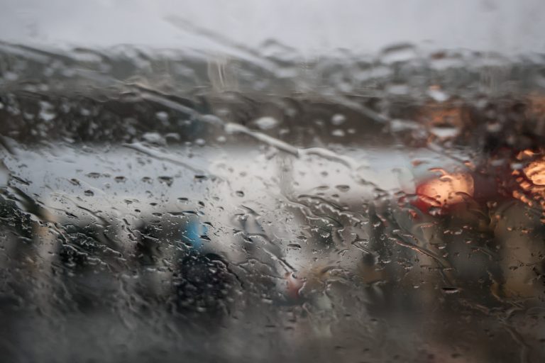 Κακοκαιρία «Bora»: Μήνυμα του 112 σε Πιερία, Λάρισα και Μαγνησία – «Περιορίστε τις μετακινήσεις»