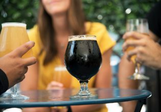 Guinness: Πλαφόν διανομής για να μην στερέψουν τα βαρέλια