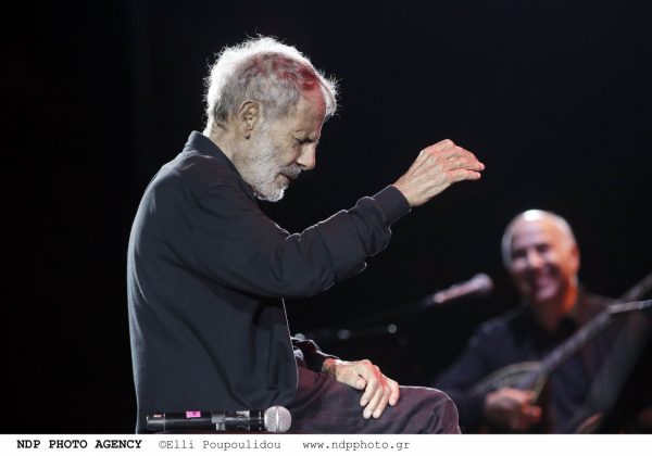 Sold out η συναυλία του Σταύρου Ξαρχάκου στο ιστορικό θέατρο «Απόλλων» στη Σύρο – Η νέα ημερομηνία