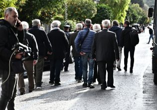 Χαμηλοσυνταξιούχοι: «Εμπαιγμός» το μέτρο για δωρεάν φάρμακα – Έπρεπε να έχει εφαρμοστεί από το 2020
