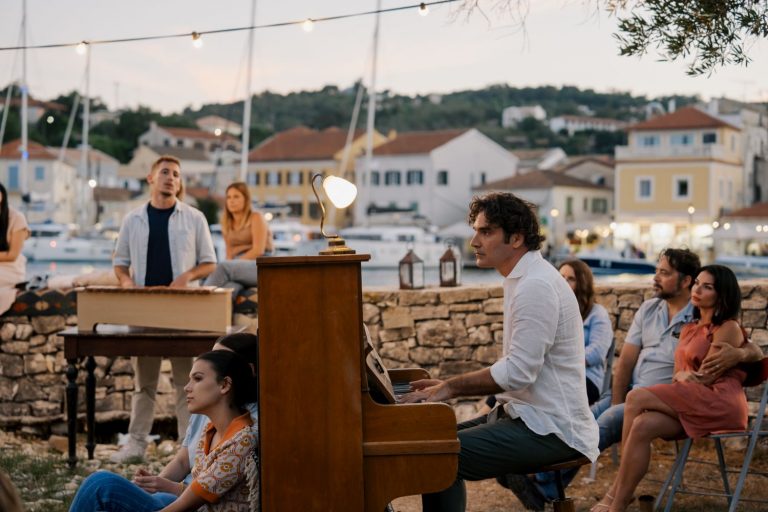 «Maestro» στο MEGA: Πρωτιά για την πρεμιέρα της αγαπημένης δραματικής σειράς