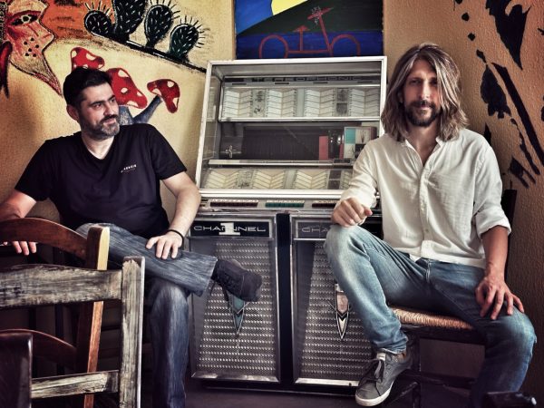 Μπορεί ένα τραγούδι να μας ταξιδέψει; Alex Sid και Quasamodo μιλούν για το τραγούδι «πίσω» από την «Παραλία»