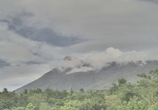 «Βρυχάται» ηφαίστειο στο όρος Κανλαόν στις Φιλιππίνες
