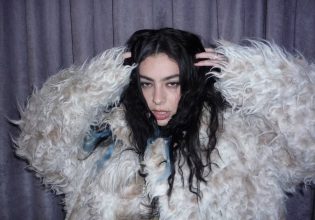 Γιατί οι διάσημοι δεν ορίζουν πλέον το στυλ μας; Επειδή έχουμε το δικό μας!