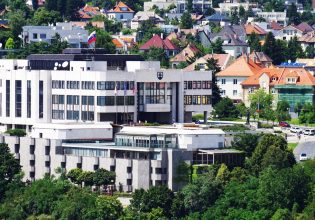 Σλοβακία: Είμαστε έτοιμοι να φιλοξενήσουμε ειρηνευτικές διαπραγματεύσεις για τον πόλεμο στην Ουκρανία