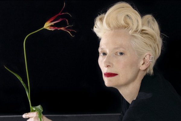 Τίλντα Σουίντον: Θα βραβευτεί με την Τιμητική Χρυσή Άρκτο στη Berlinale