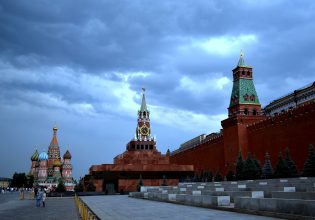 Γυναικοκτονίες στη Ρωσία: Κάθε μέρα διαπράττονται τρεις