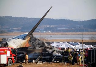 Νότια Κορέα, συντριβή Boeing: Το μοιραίο λάθος που σκόρπισε τον θάνατο – «Θα είχαν επιβιώσει όλοι»