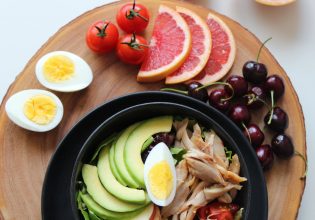 Έρευνα: Η διατροφή που τα «βάζει» με τον χρόνιο πόνο