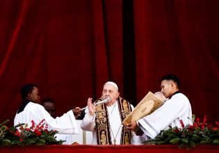 Βατικανό: Την ανάγκη επανένωσης της Κύπρου έθεσε ως ζήτημα ο Πάπας Φραγκίσκος στο χριστουγεννιάτικο μήνυμά του