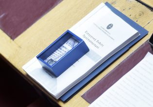 Βουλή: Ανέβηκαν οι τόνοι με το «καλημέρα» στη συζήτηση για τον προϋπολογισμό