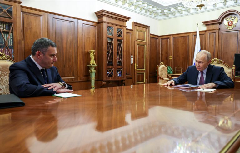 Ρωσία: Ο Πούτιν διόρισε νέο περιφερειάρχη στην εν μέρει κατεχόμενη Κουρσκ