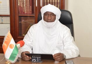 Νίγηρας: Η χούντα αναστέλλει για 3 μήνες τη μετάδοση του ραδιοφωνικού δικτύου BBC