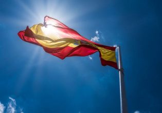 Ισπανία: Σκοπεύει να νομιμοποιήσει 900.000 μετανάστες σε τρία χρόνια