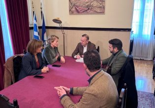 Για το πρόβλημα της αιθαλομίχλης ενημέρωσε την Αλεξάνδρα Σδούκου ο Δήμαρχος Ιωαννιτών