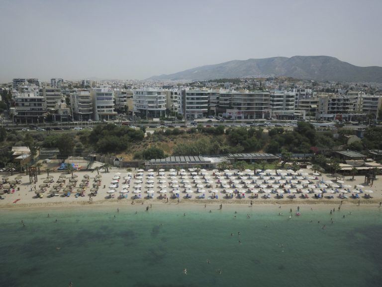 Δόμηση: Τι ζητά η Αποκεντρωμένη Διοίκηση Αττικής σχετικά με την αναστολή 43 οικοδομικών αδειών