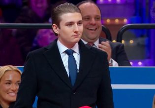 Ντόναλντ Τραμπ: Ο πολύ ψηλός γιος του, Μπάρον ξεσήκωσε το πλήθος στην ορκωμοσία του