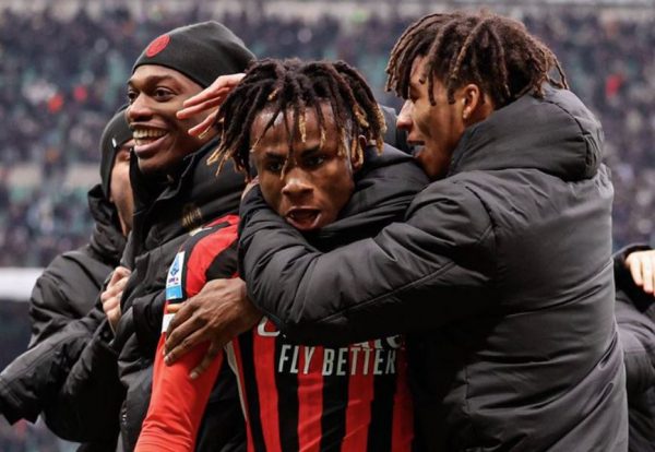 Μίλαν – Πάρμα 3-2: Απίστευτη ανατροπή στις καθυστερήσεις για τους «ροσονέρι»