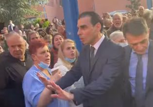 «Αττικόν»: «Μιζέρια είναι τα ράντζα στις εφημερίες…» – «Θερμή» υποδοχή του Θεμιστοκλέους στο νοσοκομείο