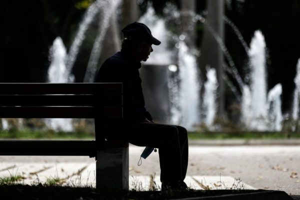 Προσδόκιμο ζωής: Πόσους μήνες μας «έκοψε» ο Covid-19;  Η Ελλάδα δεν ανέκαμψε από την πανδημία