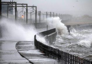 Κόκκινος συναγερμός στη Βρετανία λόγω «εκρηκτικής κυκλογένεσης» με ανέμους 130 χλμ/ώρα