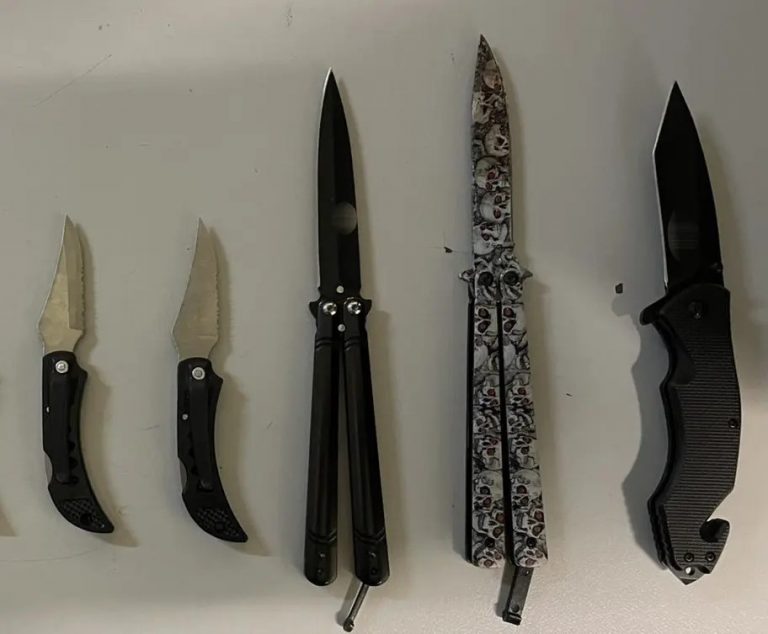 Άγρια συμπλοκή στο Παγκράτι – Συνελήφθησαν 5 ανήλικοι με μαχαίρια