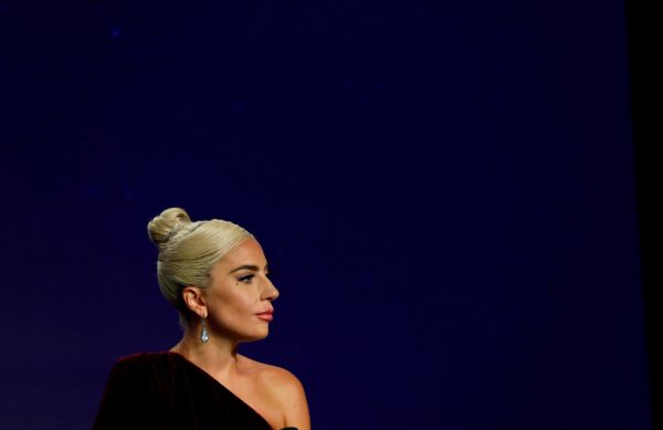 Lady Gaga: Παρουσίασε το νέο της κομμάτι στη συναυλία αρωγής των πυρόπληκτων του Λος Άντζελες